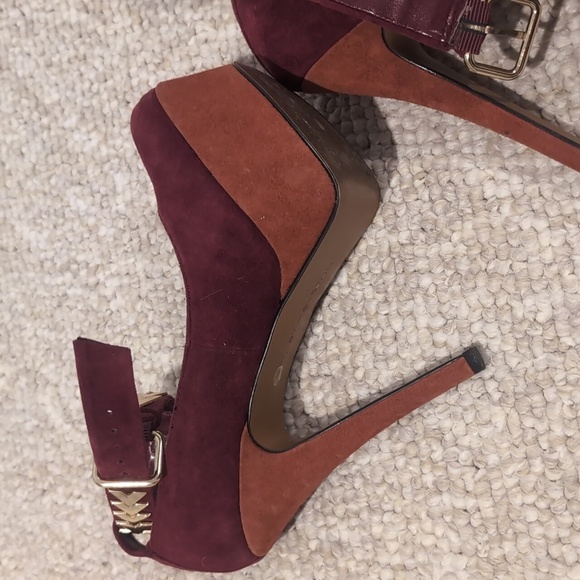 H by Halston genuine suede platform heels - Picture 6 of 9